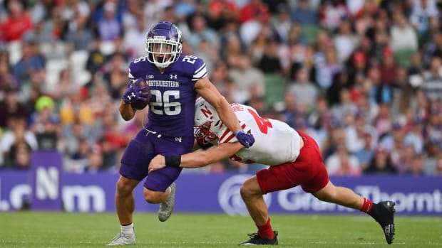 Evan Hull and Nick Henrich 2022 Nebraska vs Northwestern football USATSI_18938426